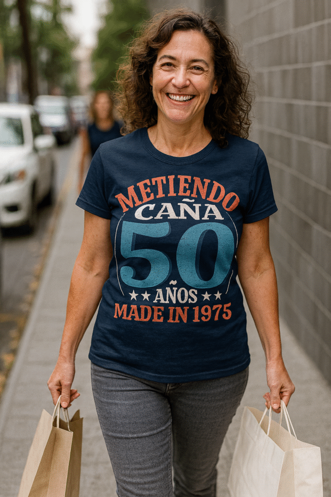 camiseta de cumpleaños 50 años metiendo caña desde 1975 mujer